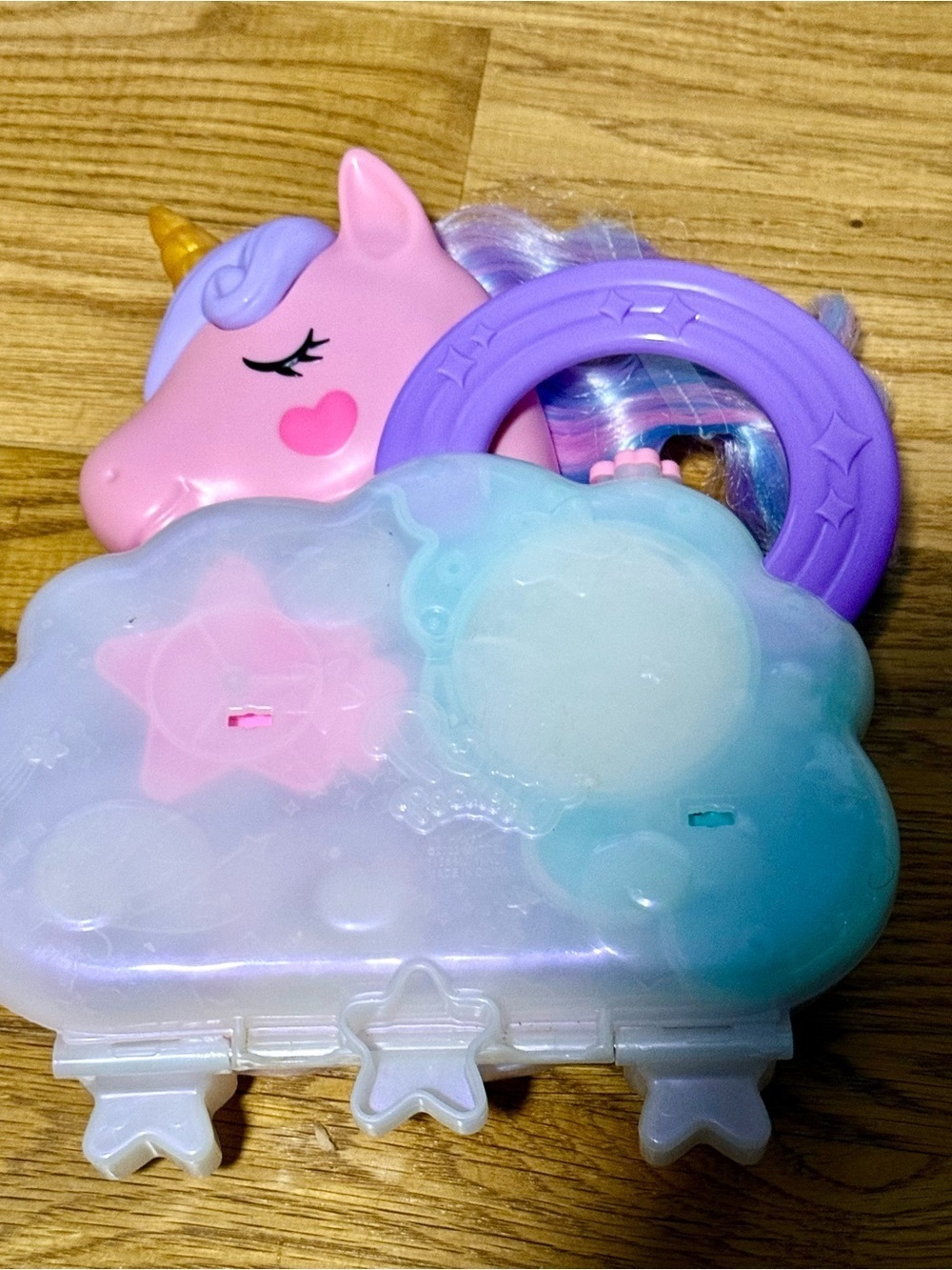 Polly Pocket Rainbow Unicorn 2022 Case And One Figure - Picture 2 of 6